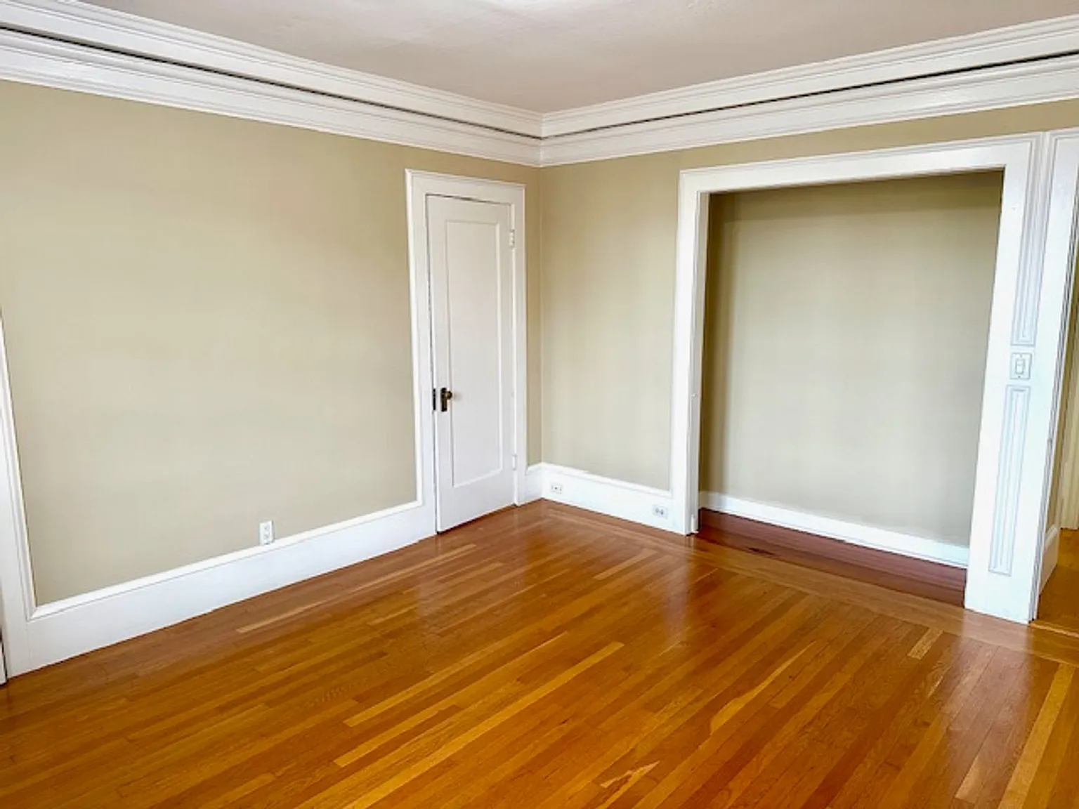 2409 College Ave — Photo 4