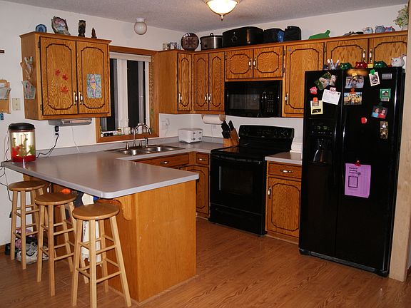 4th image of 222 4th Ave N