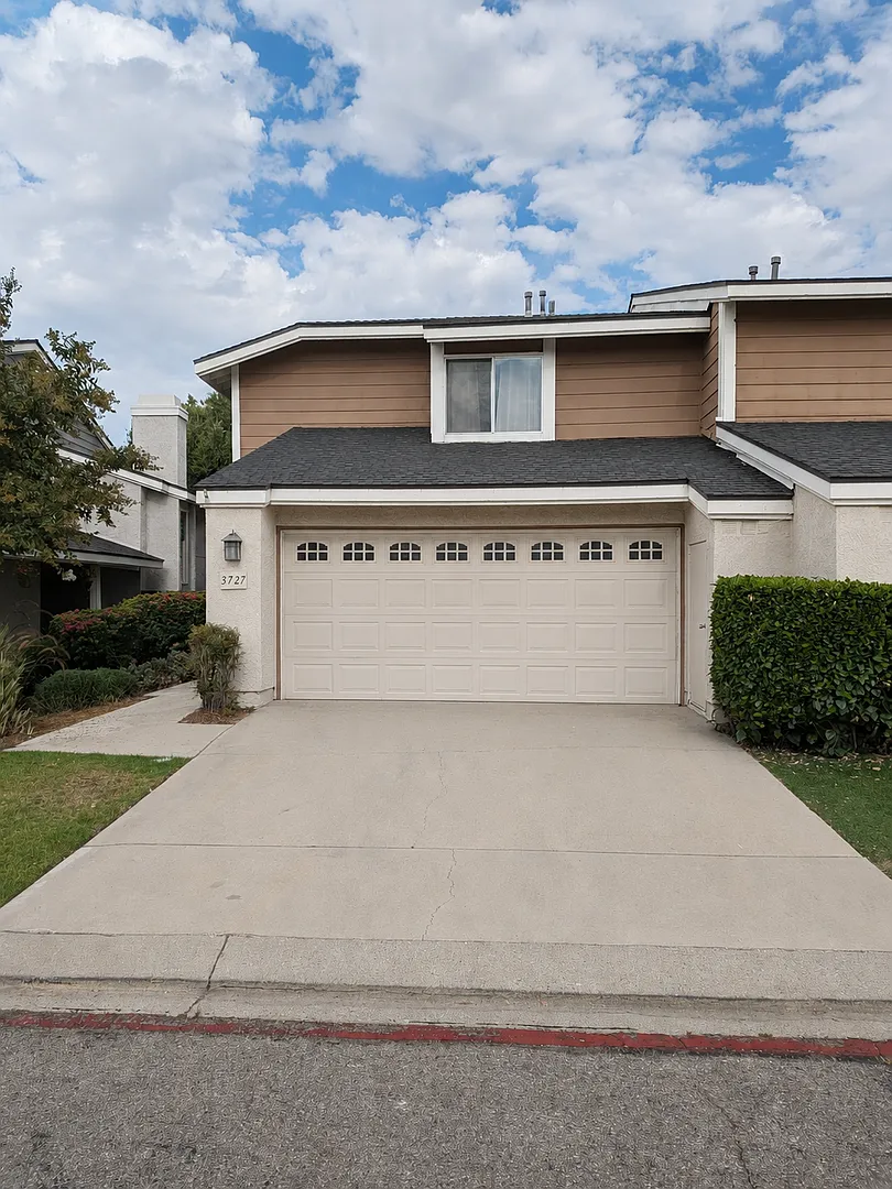 North Pomona Townhome with Private Patio and Community Pool! — Photo 1