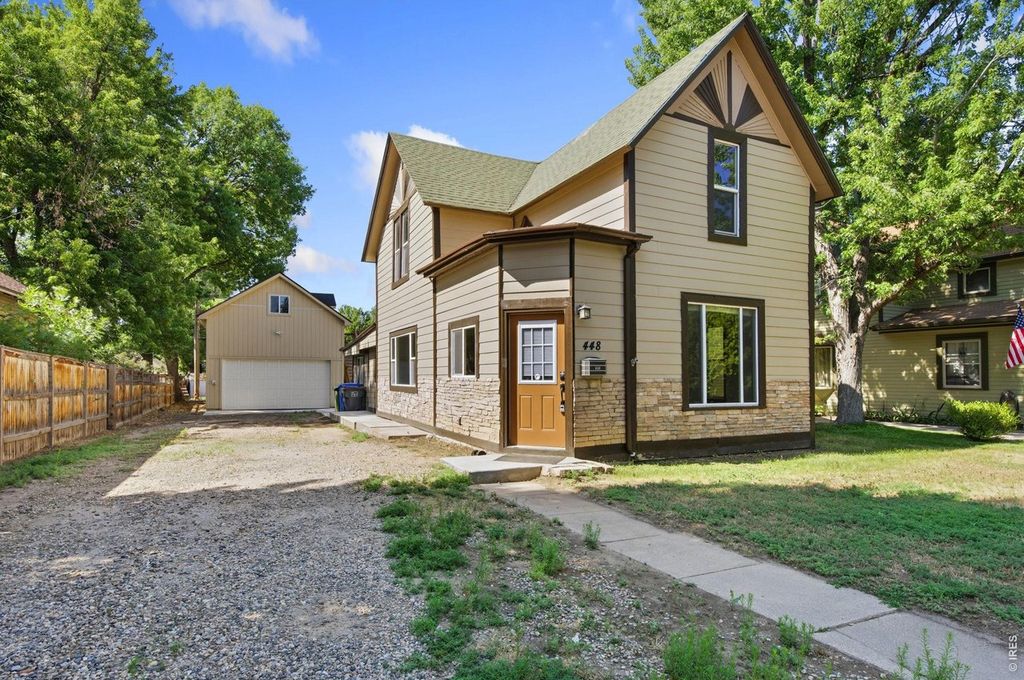 448 W 4th St