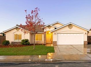 485 Pine St, Parlier, CA 93648