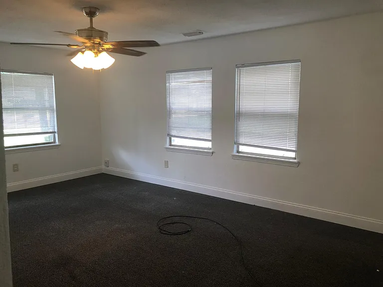 1902 Cloverlawn Ave — Photo 9
