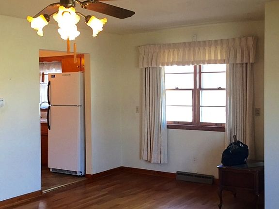 3rd image of 286 Munroe Ave