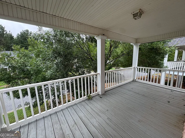 223 Milford Dr — Photo 6