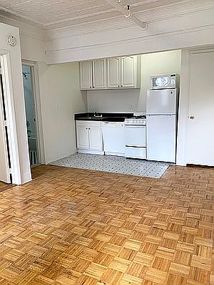 3rd image of 250 E 112th St #3B