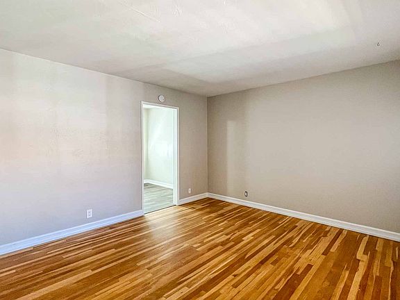 2nd image of 8447 La Mesa Blvd Unit 12
