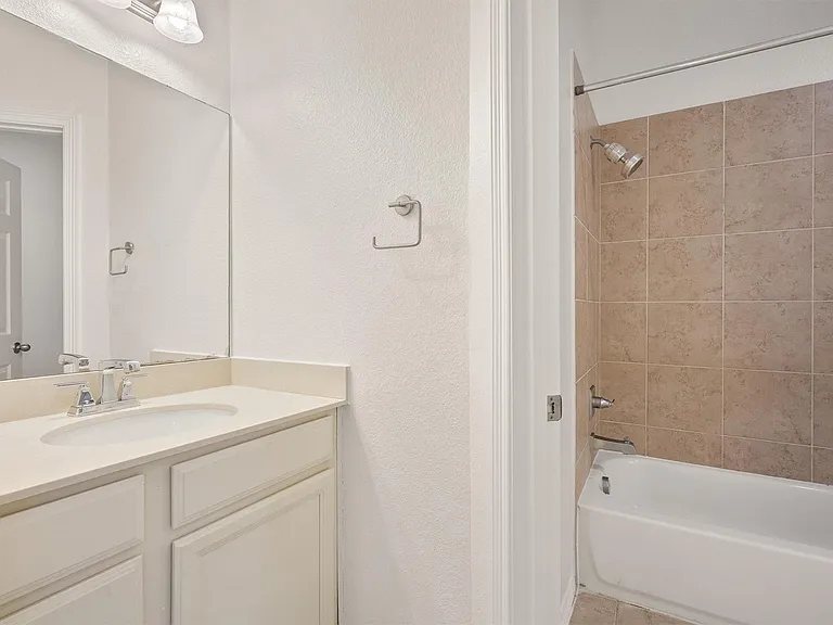 28131 Scenic Shore Ln — Photo 38