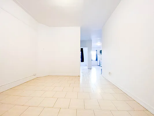 Rented by RealTegrity NY LLC | media 20