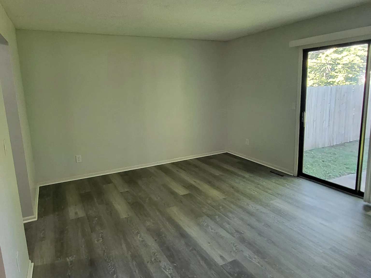 3 bed, 2.5 bath, 1500 sqft, $1,875 — Photo 4