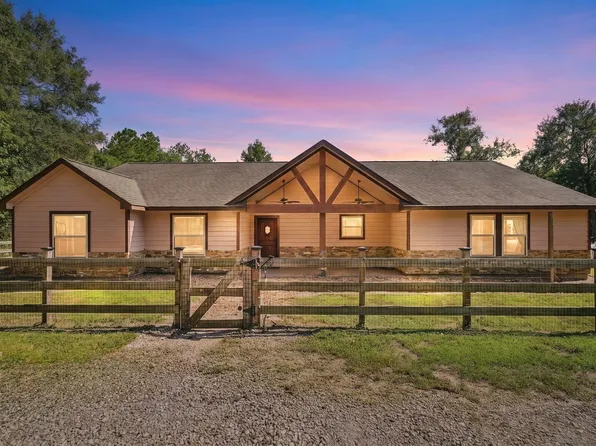 7049 Pine Shadows Rd, Cleveland, TX 77328