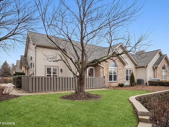 3rd image of 181 Canterbury Ct