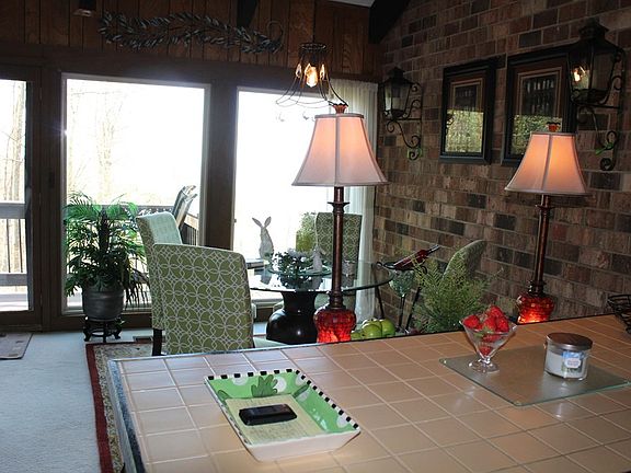 3rd image of 37 Villa Dr