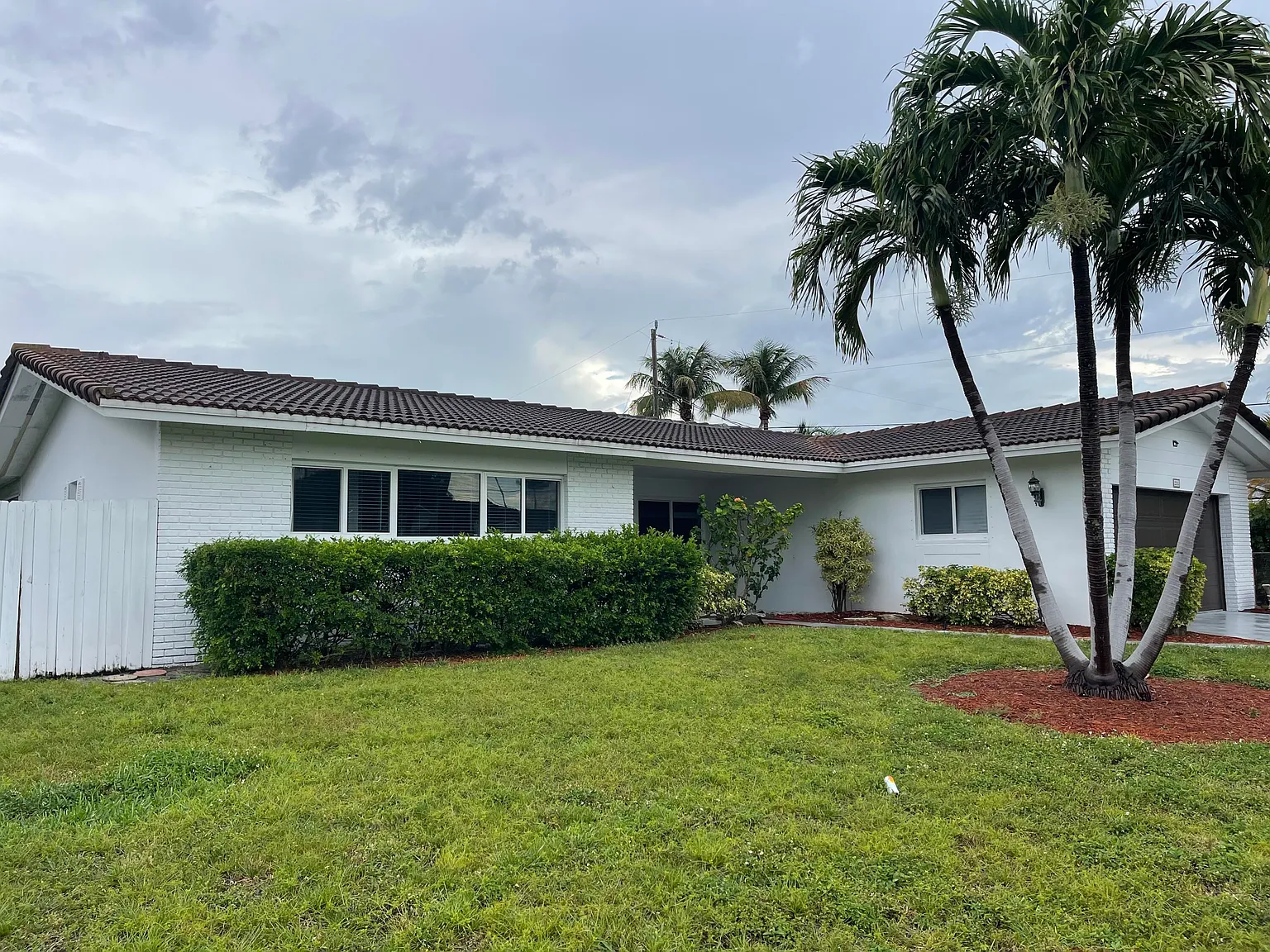 3 bed, 2.0 bath, 1799 sqft, $5,000 — Photo 1