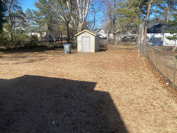 2nd image of 818 Long Ave