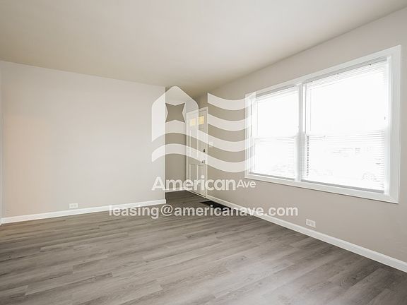 1750582_004_wm_-_living_room_13336044.jpg