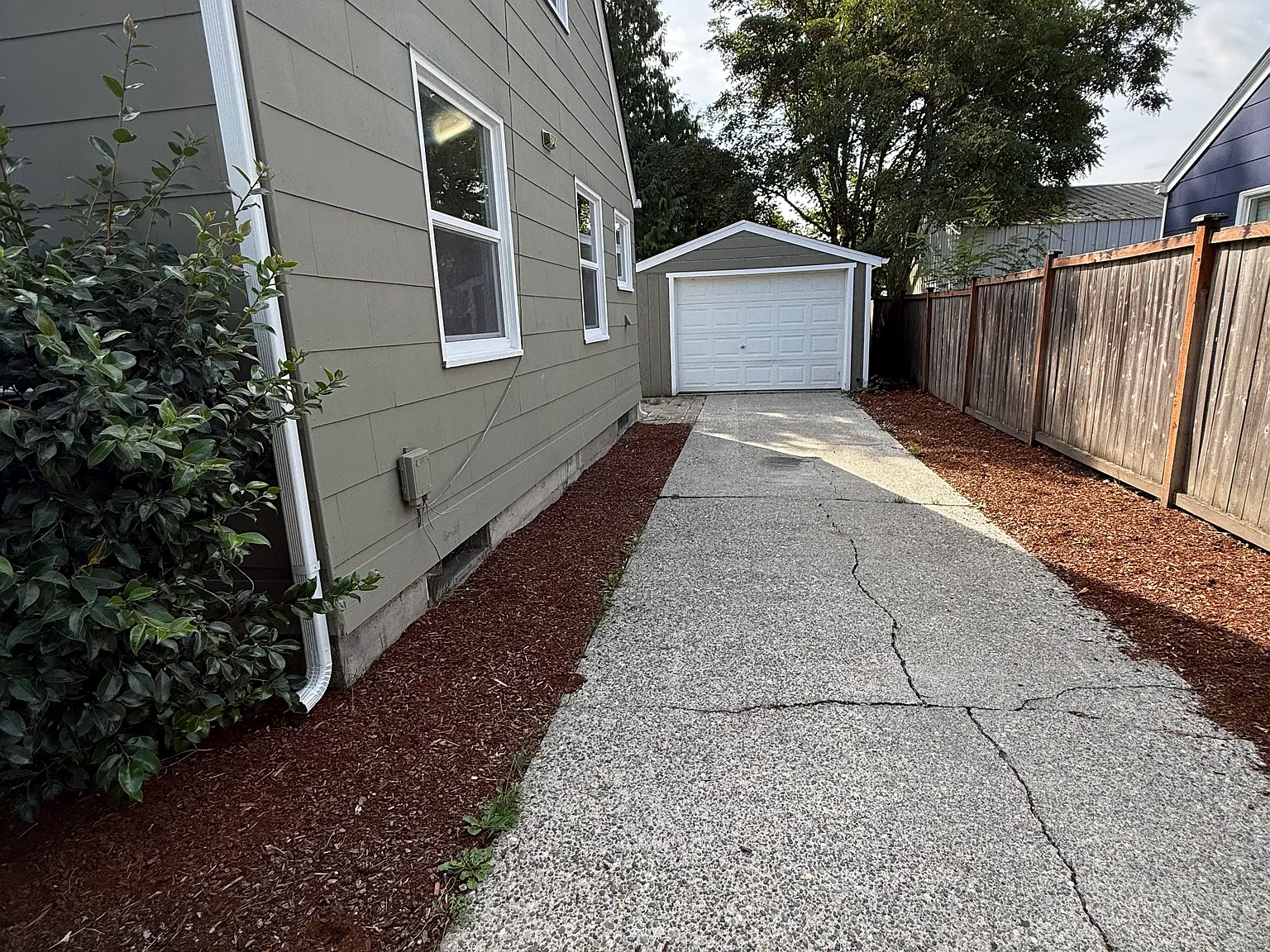 2 bed, 810 sqft, $1,995 — Photo 2