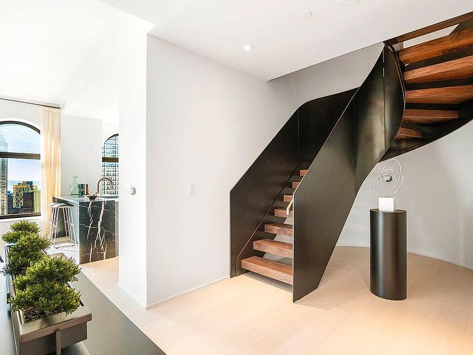 1st image of 130 William St #49C