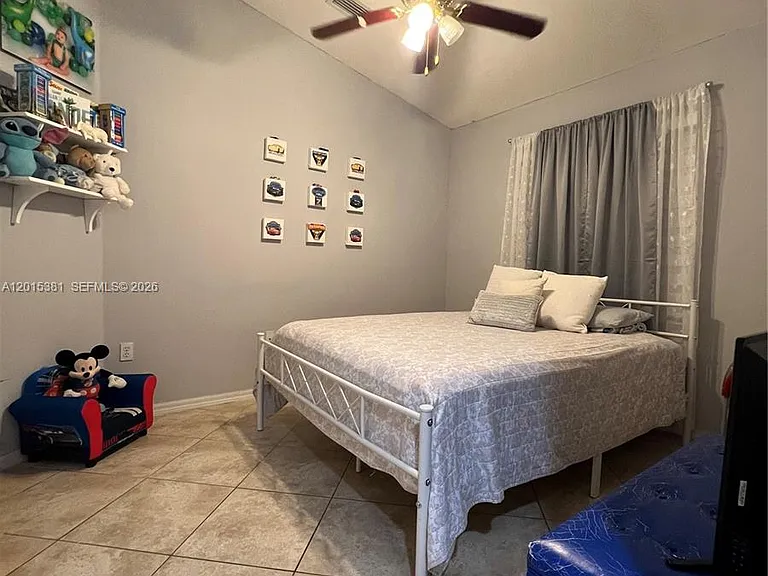 1916 SE 14th Ct — Photo 8