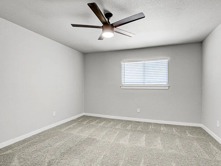 2414 Burleson Ct #B — Photo 12