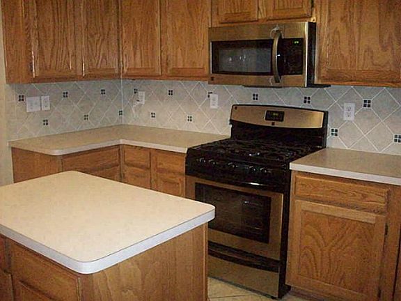 5th image of 3410 Heathcliff Dr