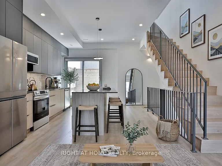1169 Davenport Rd #4 — Photo 4