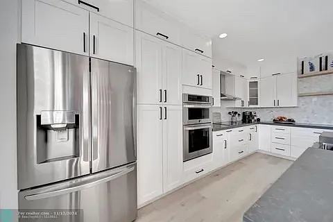3 bed, 1558 sqft, $3,950 — Photo 3