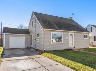 3519 Mac Arthur Dr, Manitowoc, WI 54220