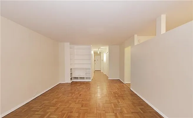 Rented by Akam Sales and Brokerage | media 2