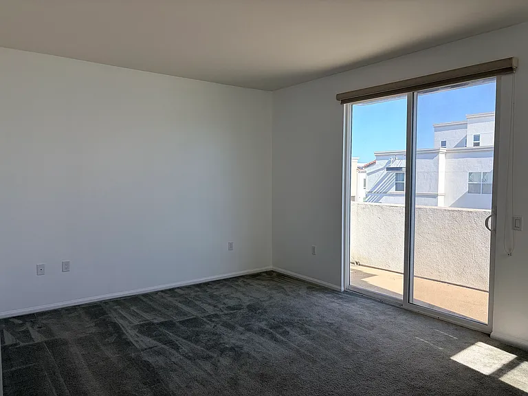 Master Bedroom w. Private Balcony