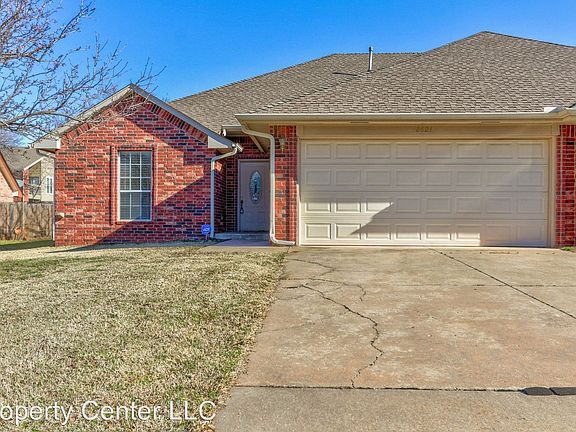 2nd image of 2621 Silvertree Dr