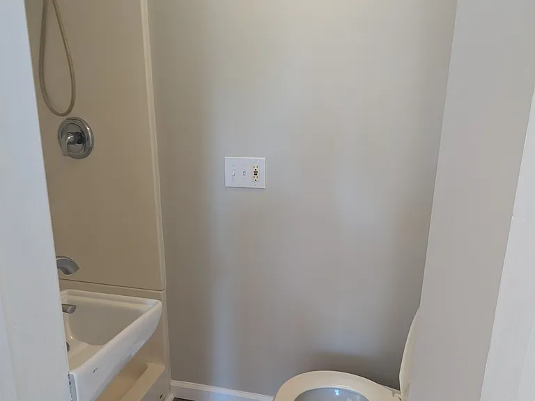 32 Bridge St #9 — Photo 8