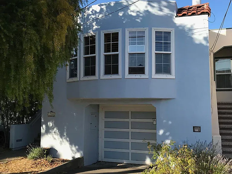 210 Poplar Ave photo 1