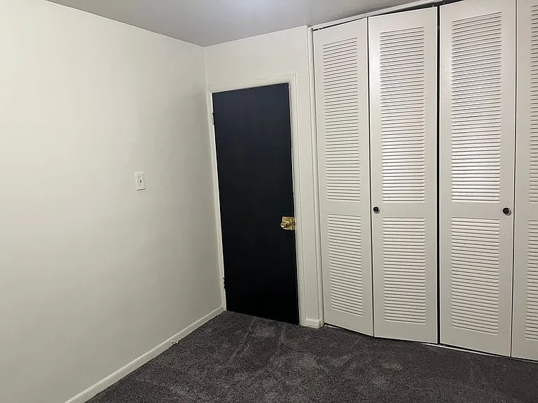 1919 Crooks Rd #6 — Photo 6