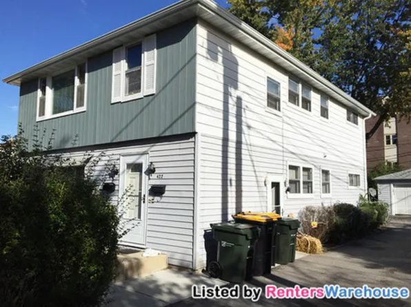 422 N 104th St, Wauwatosa, WI 53226