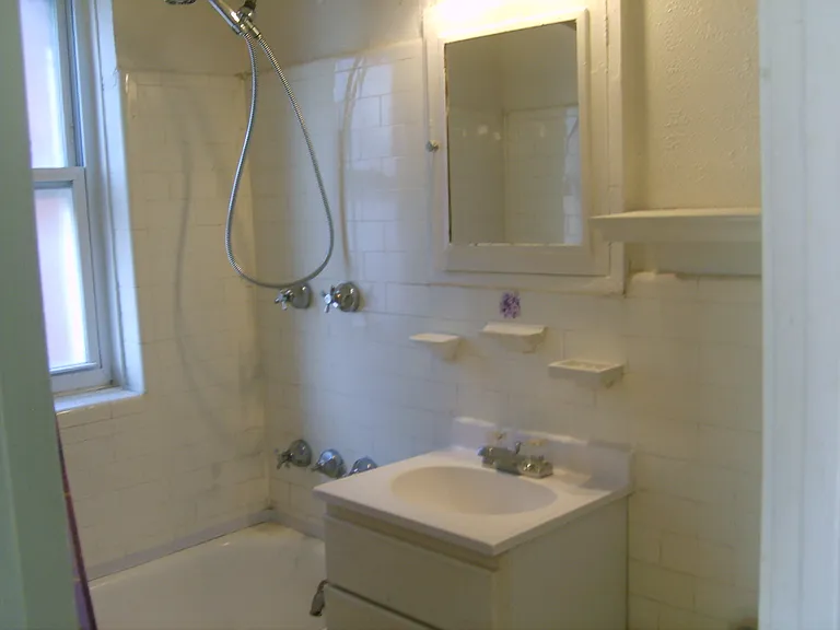 Bidwell Manor Apartments — Photo 7