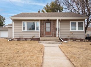 1720 Hollister Ave, Oshkosh, WI 54901