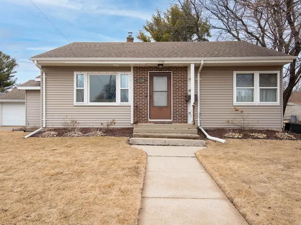 1720 Hollister Ave, Oshkosh, WI 54901