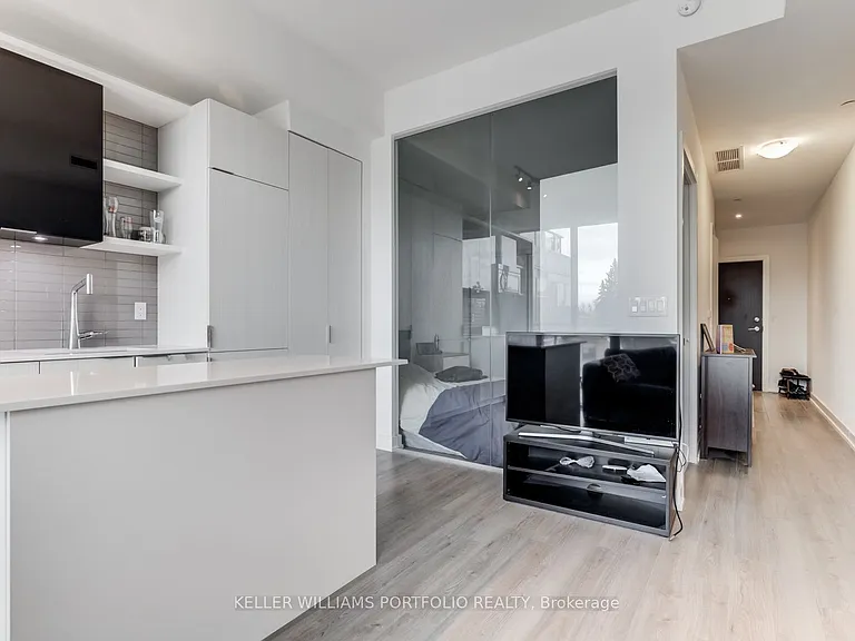 6 Parkwood Ave #516 — Photo 5