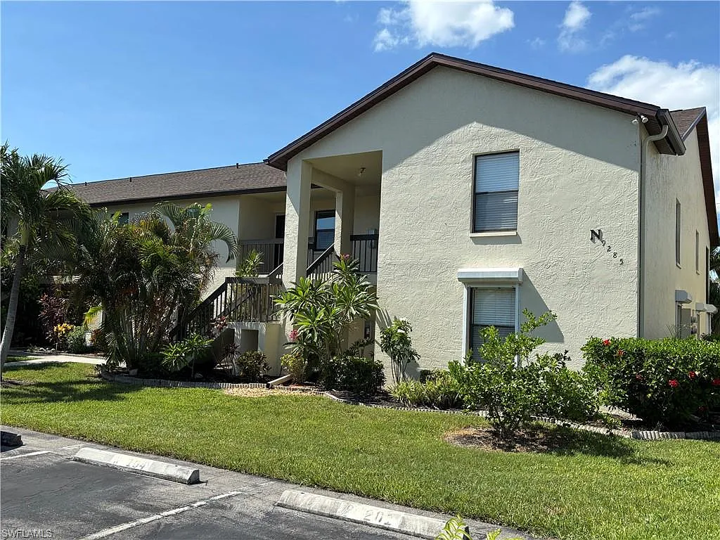 2 bed, 2.0 bath, 1062 sqft, $1,500 — Photo 2