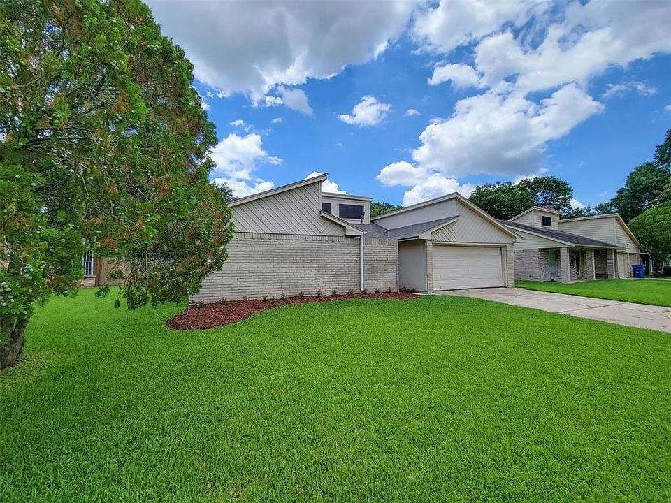 1st image of 15718 Fern Basin Dr