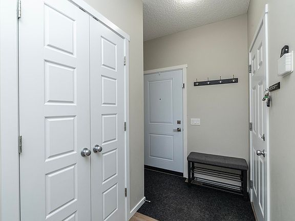 2nd image of 15 Avebury Ct