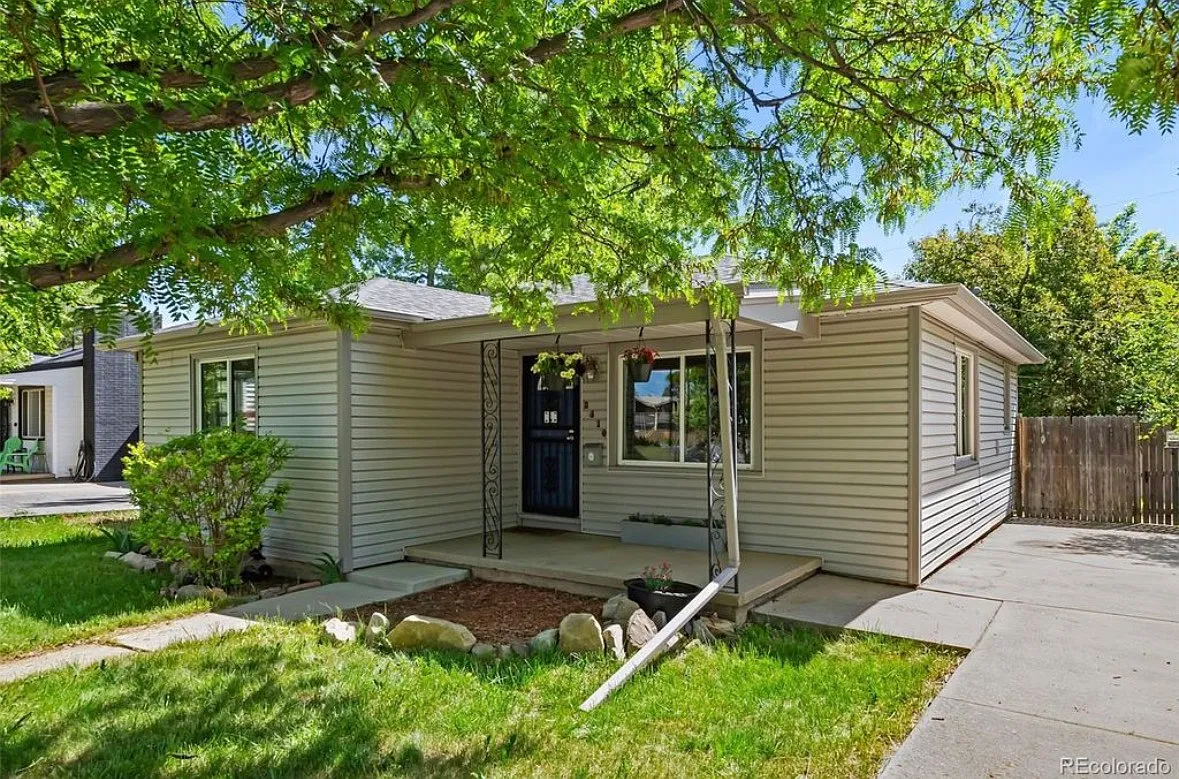 2410 Pierce St — Photo 1