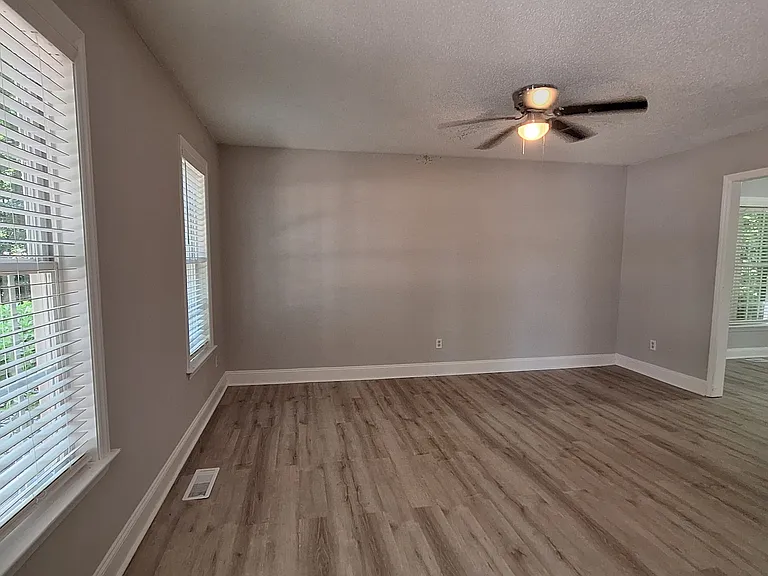 2811 Sparger Rd — Photo 8