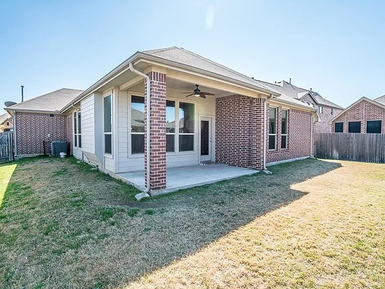 1405 Nightingale Dr — Photo 15