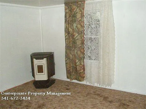 785 Park Hill Ln — Photo 5