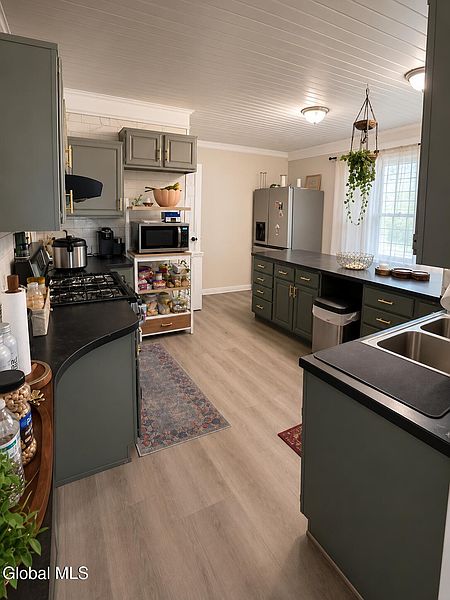 4th image of 1002 Helderberg Avenue