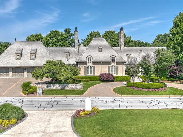 31 W Champions Blvd, Rogers, AR 72758