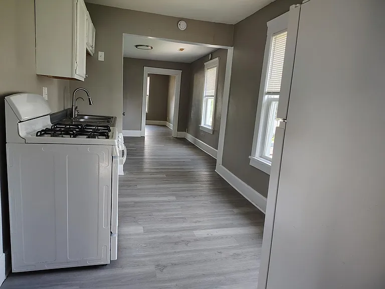 1217 Grand Ave — Photo 6