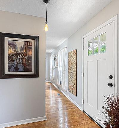 3rd image of 1725 Wickersham Dr