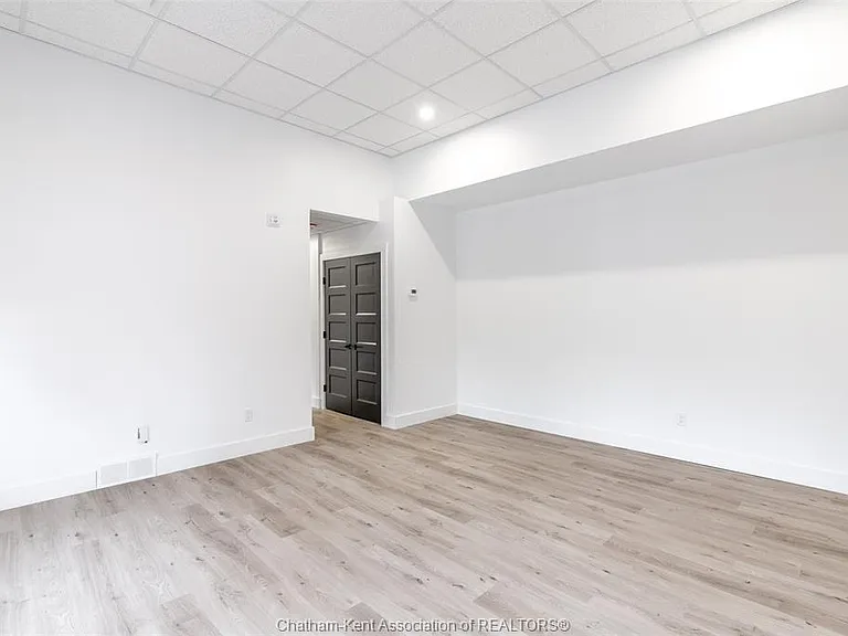 138 King St W #203 — Photo 12
